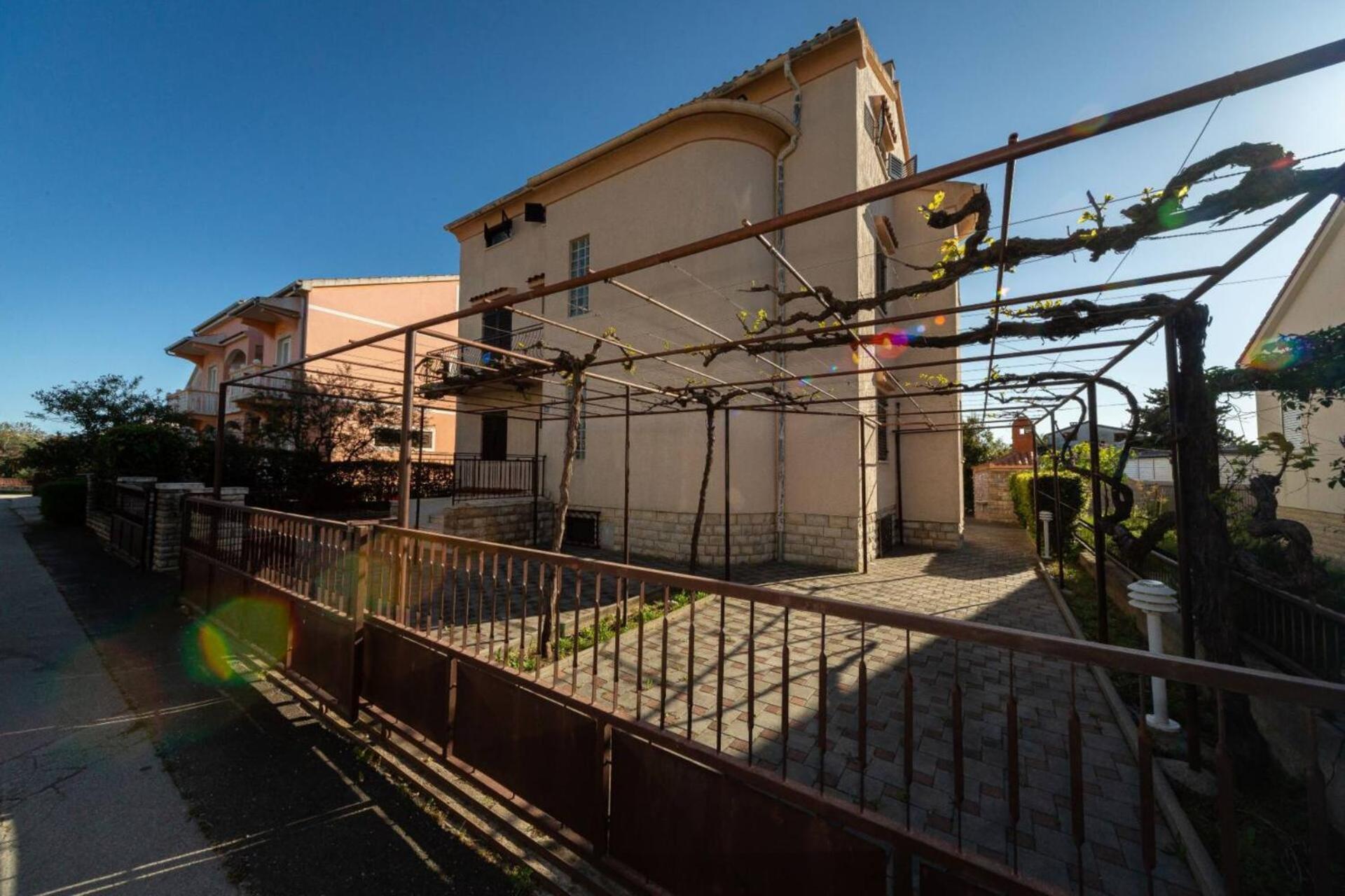 Three Bedroom Apartment in Biograd Biograd Na Moru Buitenkant foto