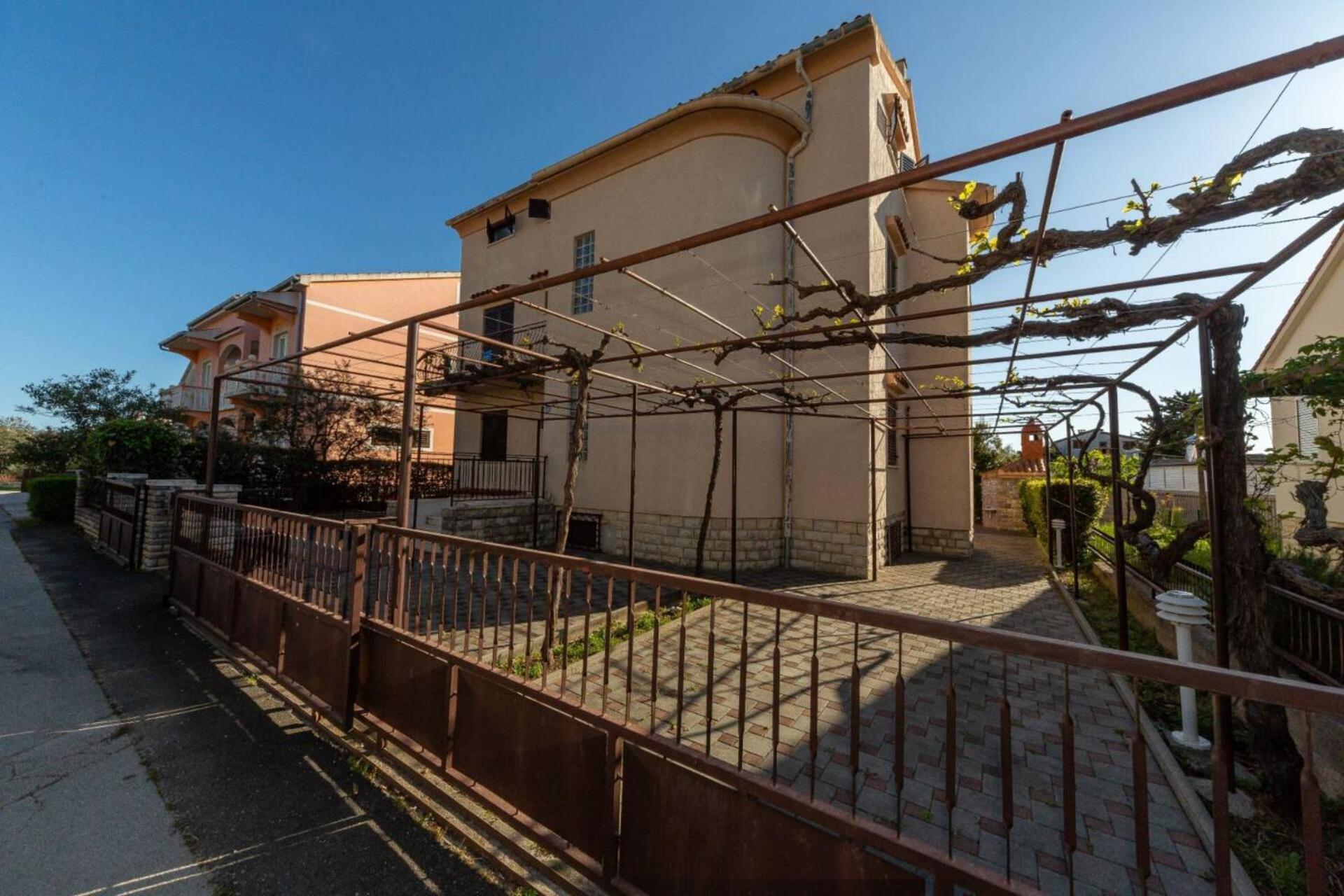 Three Bedroom Apartment in Biograd Biograd Na Moru Buitenkant foto