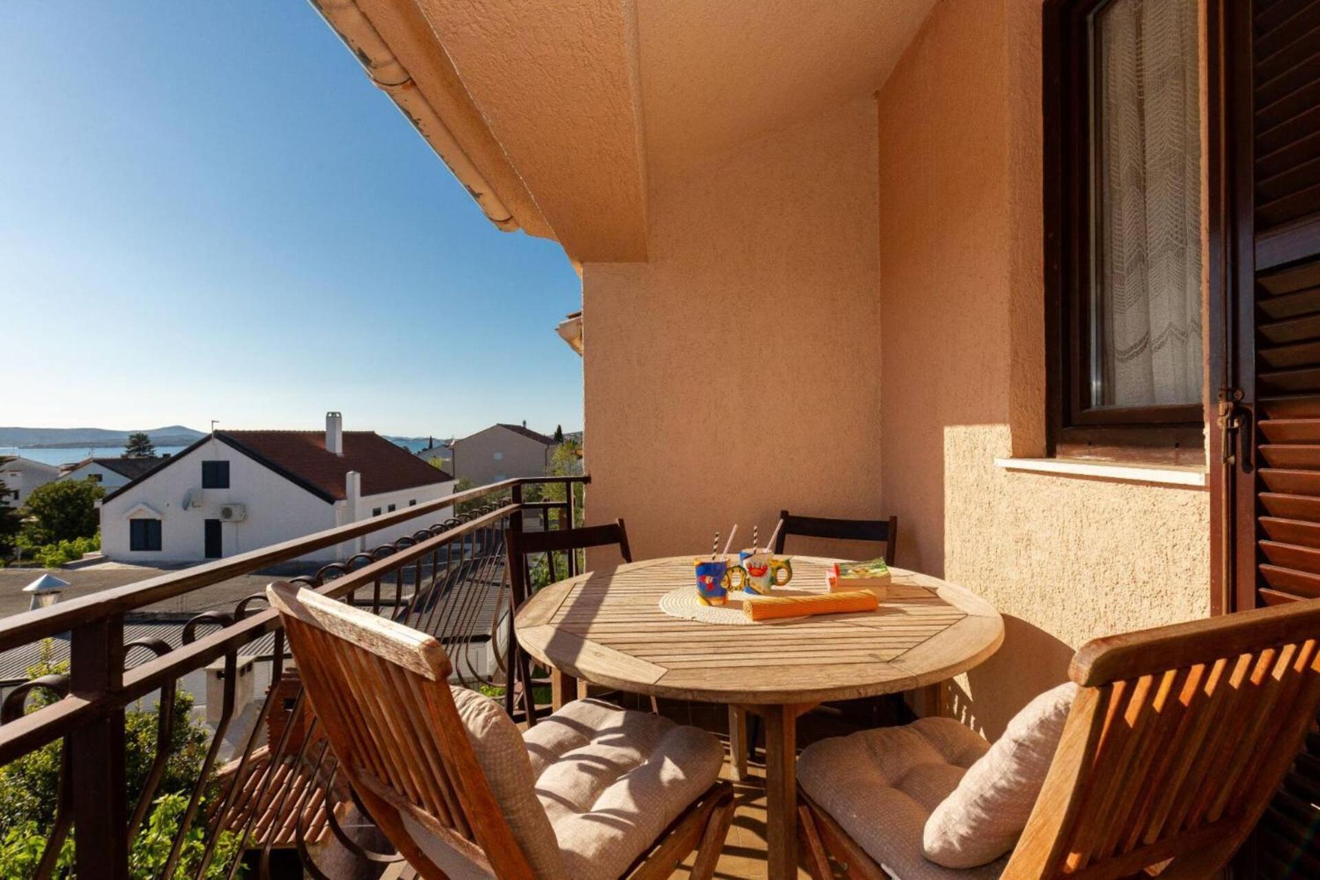 Three Bedroom Apartment in Biograd Biograd Na Moru Buitenkant foto