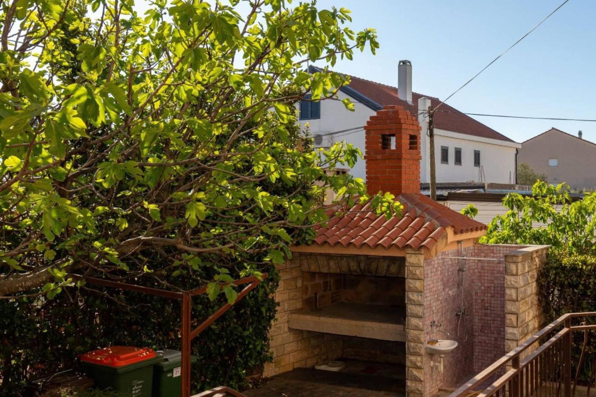 Three Bedroom Apartment in Biograd Biograd Na Moru Buitenkant foto