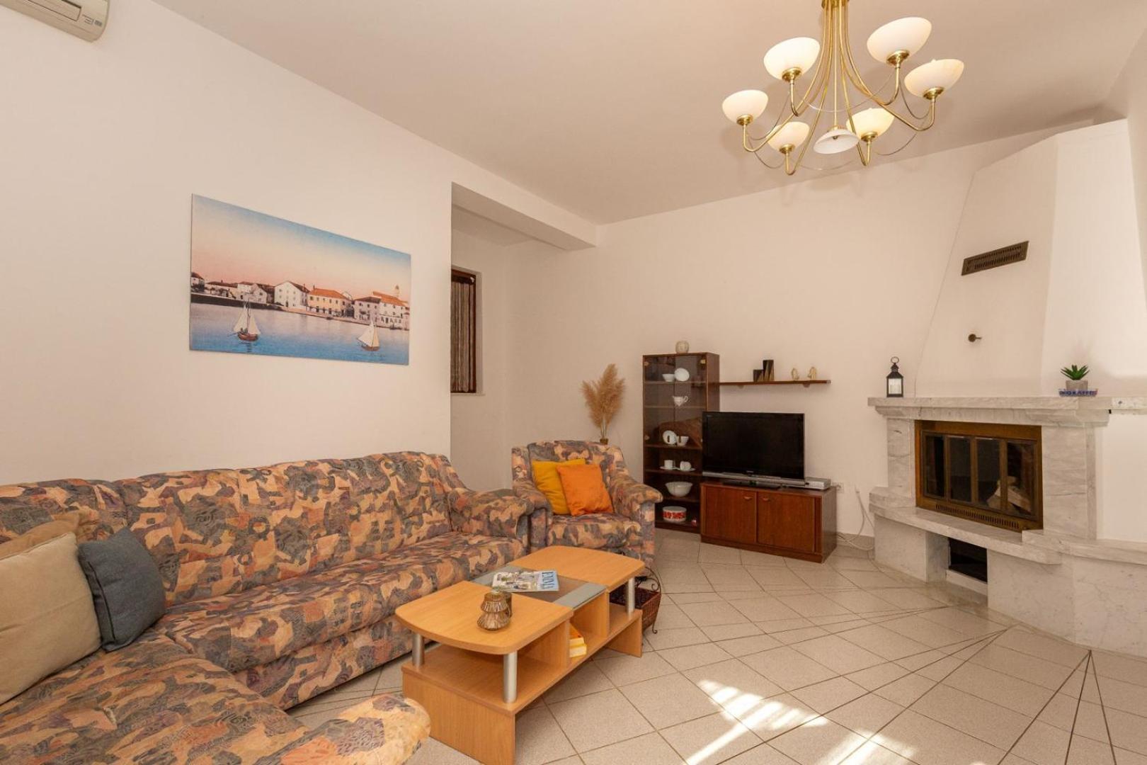 Three Bedroom Apartment in Biograd Biograd Na Moru Buitenkant foto