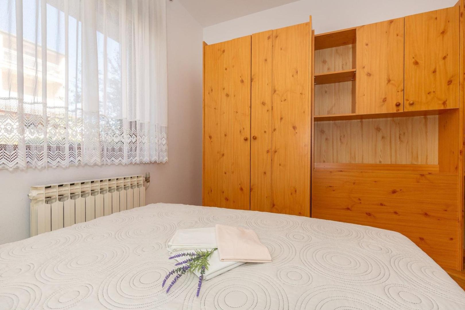Three Bedroom Apartment in Biograd Biograd Na Moru Buitenkant foto