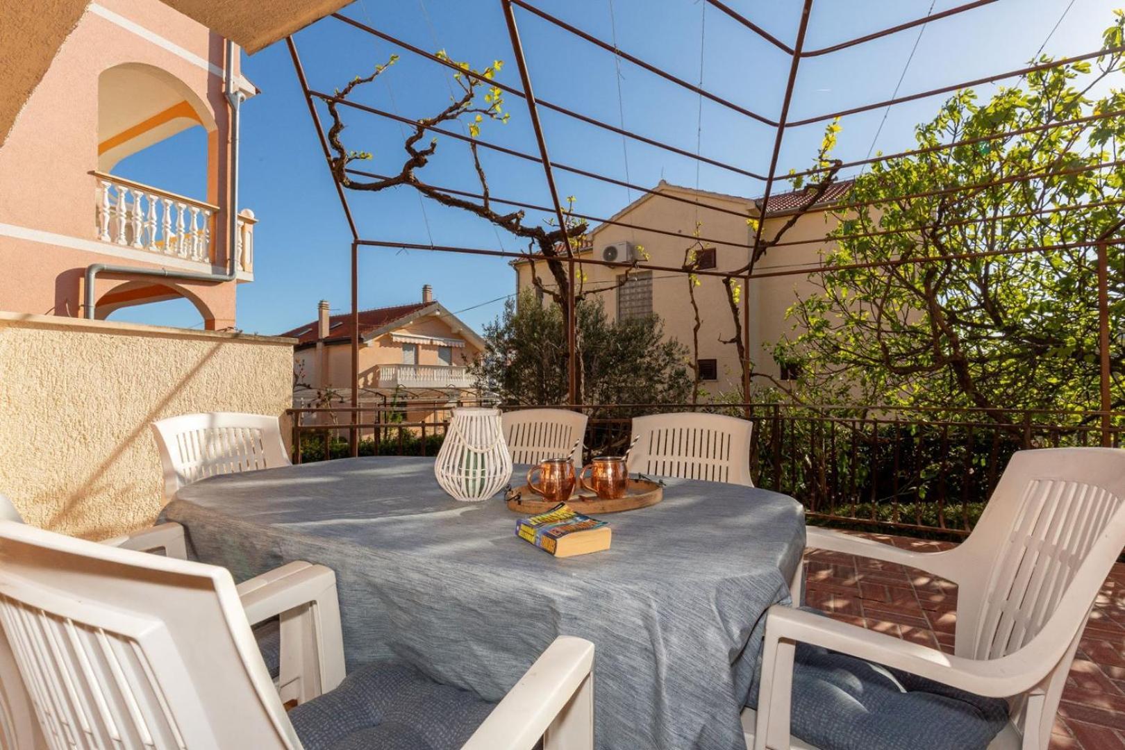 Three Bedroom Apartment in Biograd Biograd Na Moru Buitenkant foto