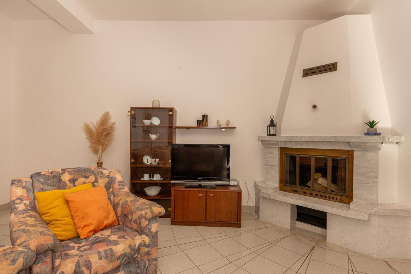 Three Bedroom Apartment in Biograd Biograd Na Moru Buitenkant foto